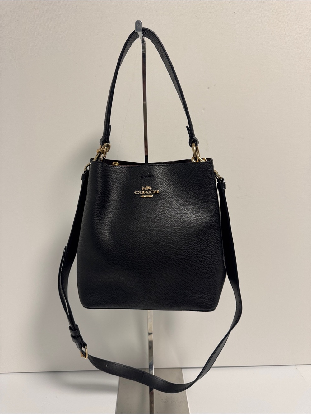 Coach Town Bucket Bag Leather Black Gold Tone Hardware Detachable Strap